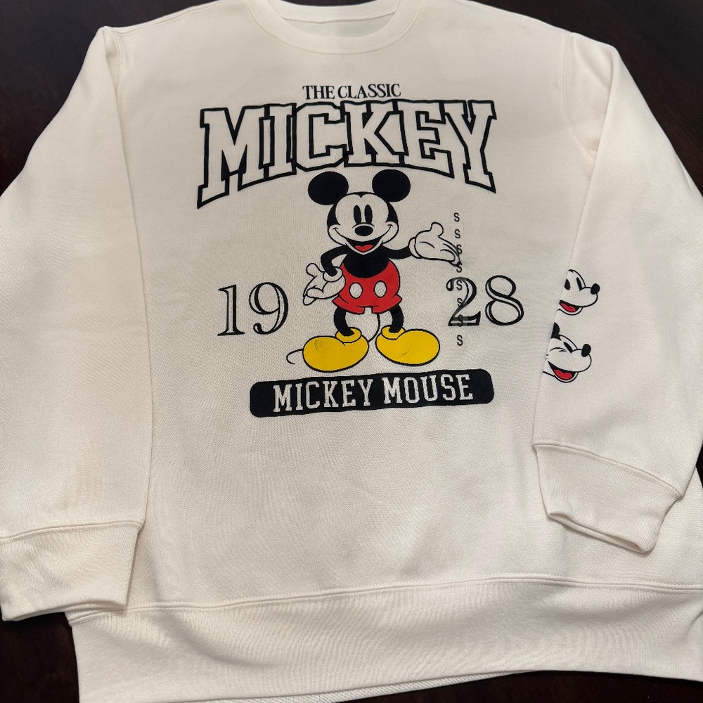 Womens Disney Mickey Mouse Sweatshirt. Size small. NWT